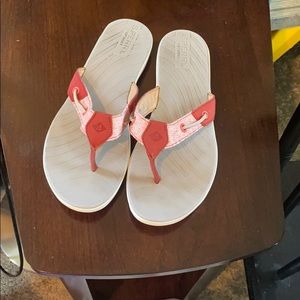 Sperry flip flops
